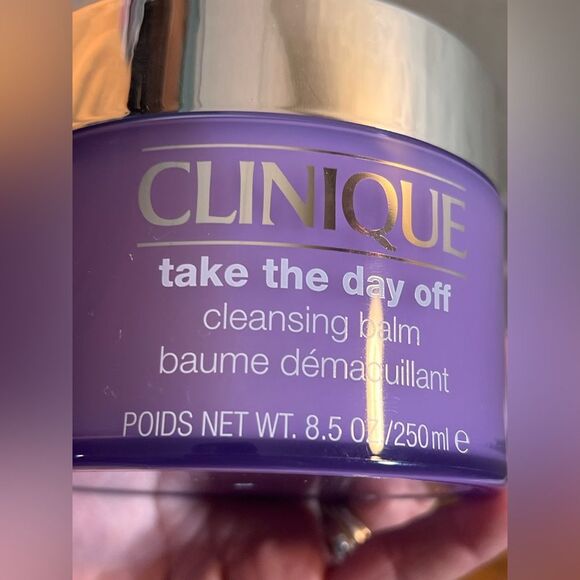 Clinique Purple Cleansing Balm - Picture 4 of 4